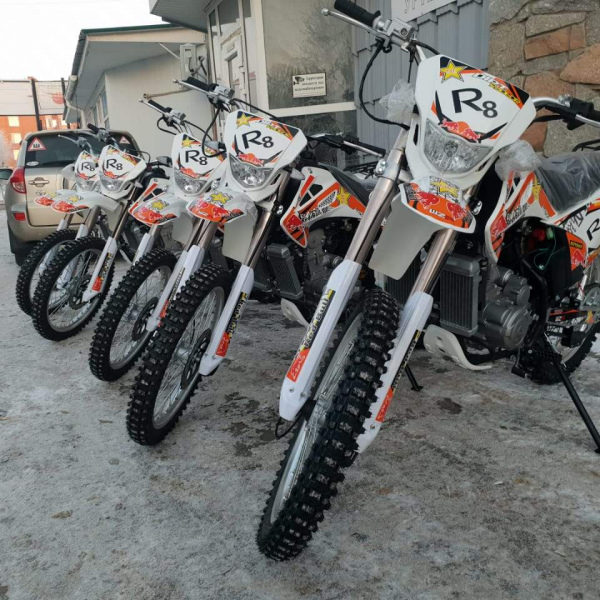 Мотоцикл ENDURO R8 250 Cross                                                                ВОДЯНОЕ ОХЛАЖДЕНИЕ